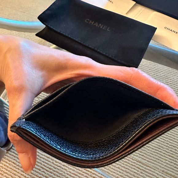 CHANEL Quilted Black Card Holder - Picture 11 of 16